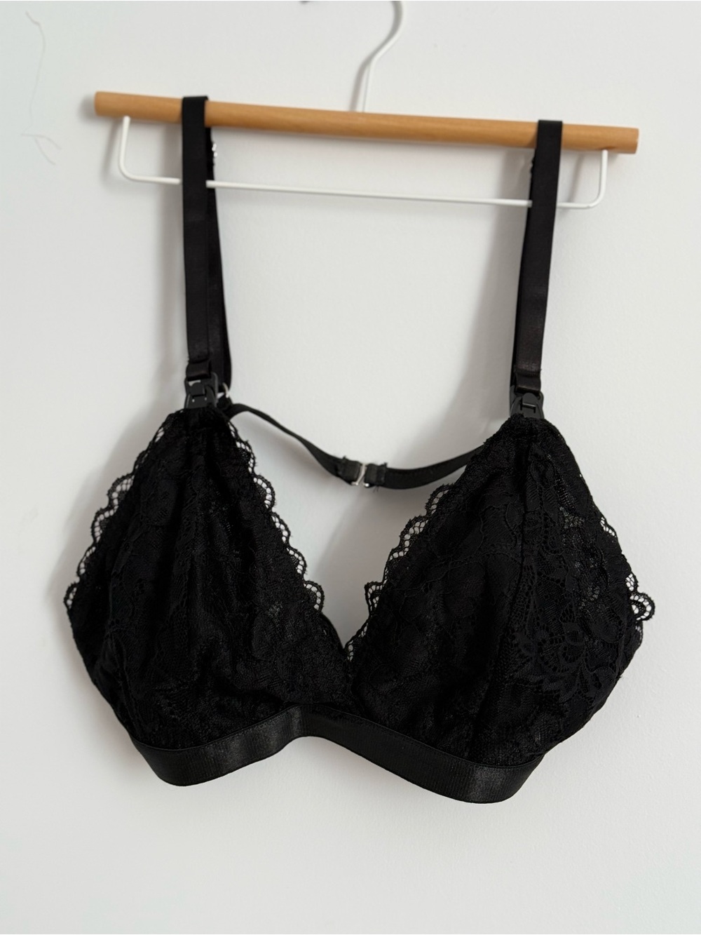 Black Lace Wireless Bralette - Women Intimates & Sleepwear - Picture 2 of 3